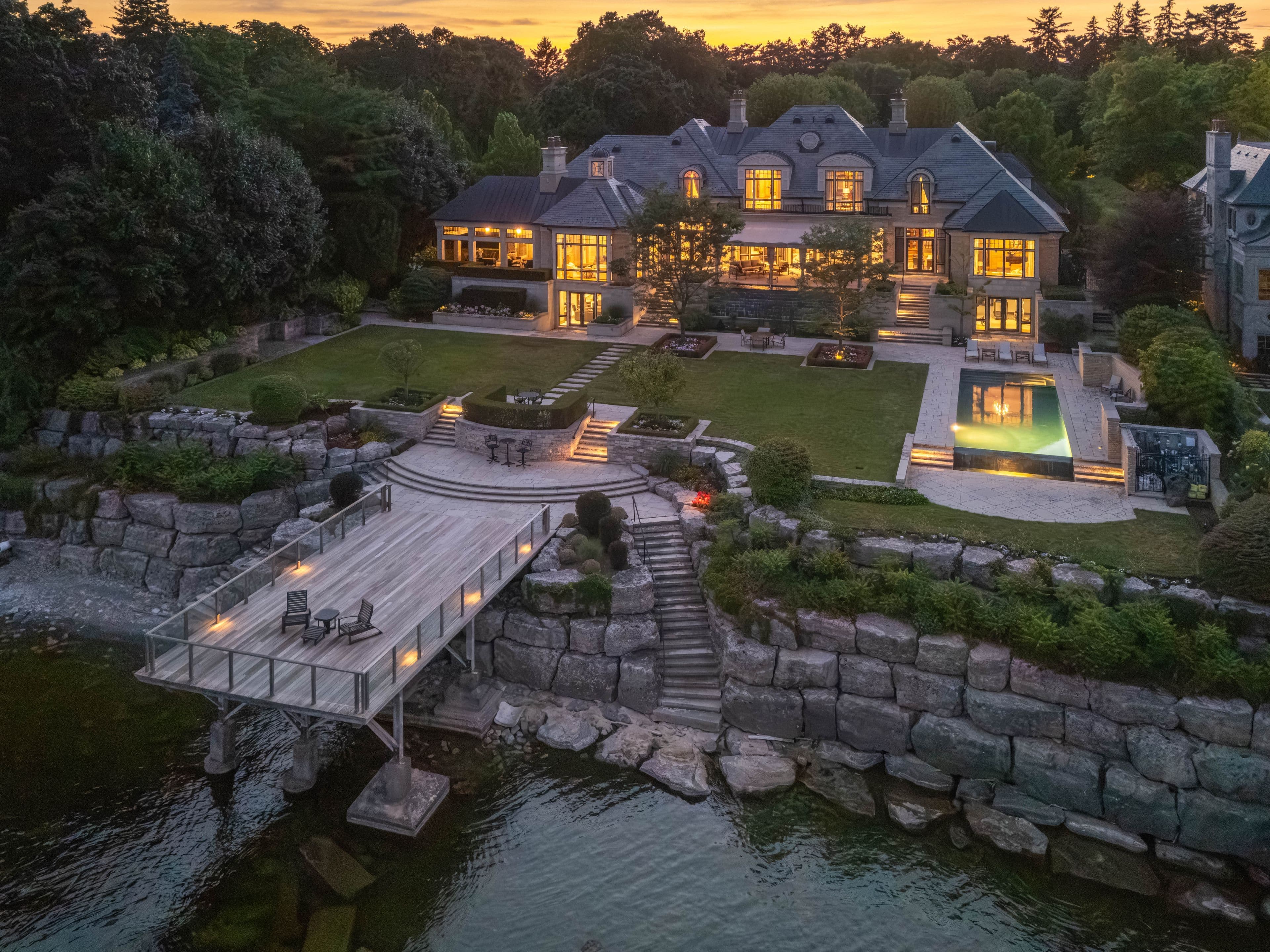 Listing photo of 7 bedroom Detached house in Oakville at 2054 Lakeshore Road.